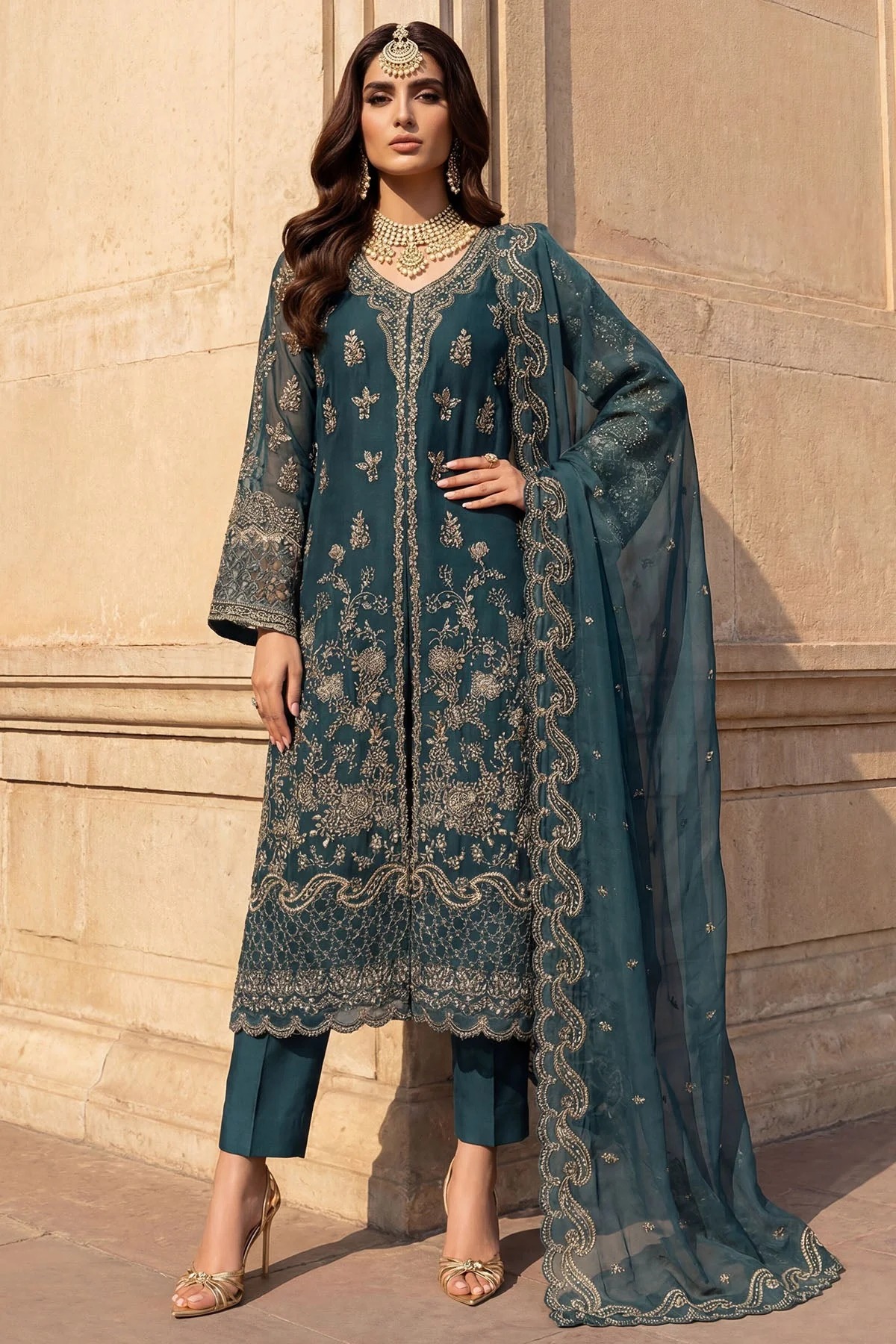 Best Pakistani Clothing Brands for Women – Compare Prices & Designs